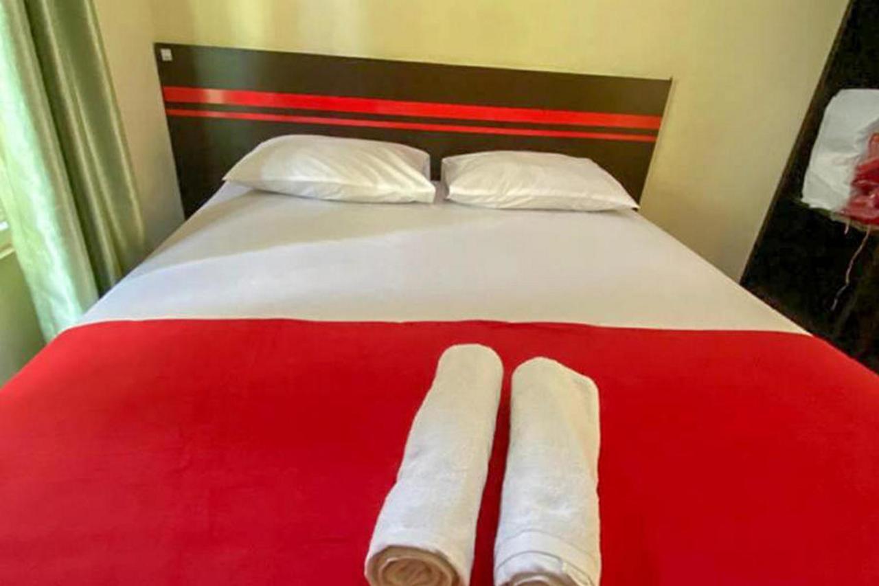 Rama Shinta Homestay Near Gembiral Loka Zoo Redpartner Yogyakarta Kültér fotó