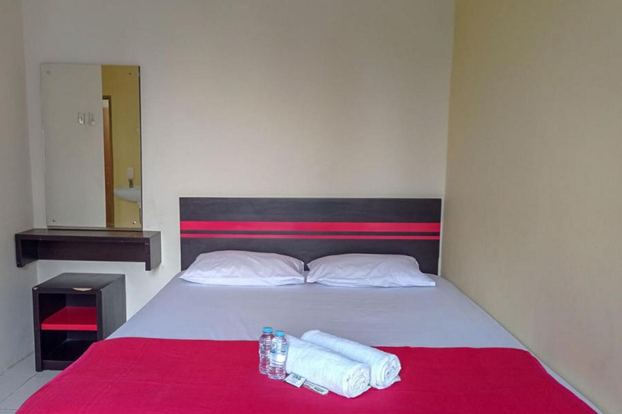 Rama Shinta Homestay Near Gembiral Loka Zoo Redpartner Yogyakarta Kültér fotó