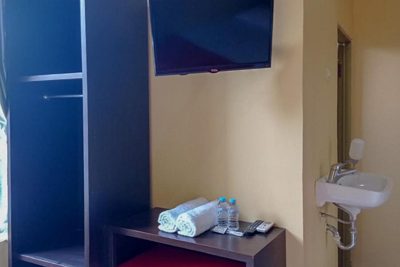 Rama Shinta Homestay Near Gembiral Loka Zoo Redpartner Yogyakarta Kültér fotó