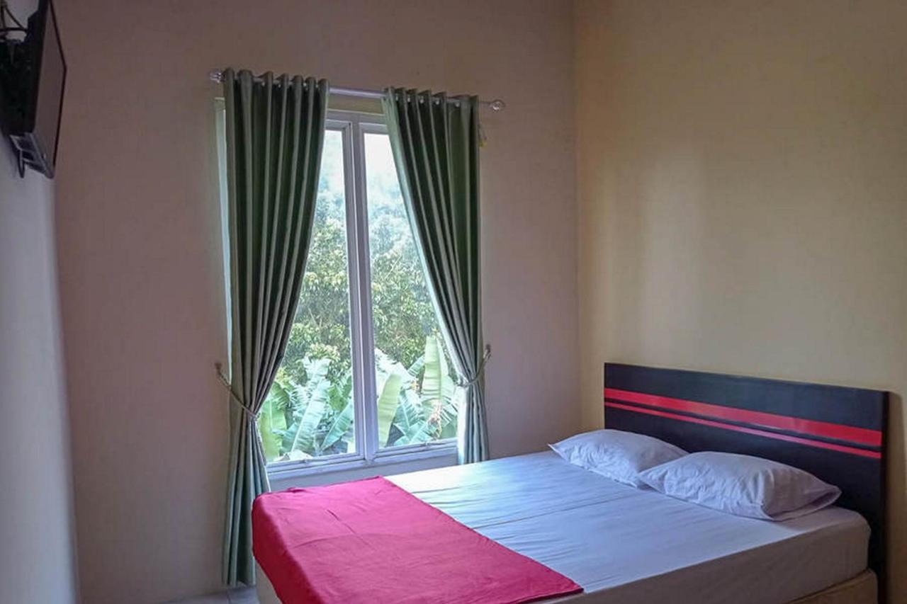 Rama Shinta Homestay Near Gembiral Loka Zoo Redpartner Yogyakarta Kültér fotó